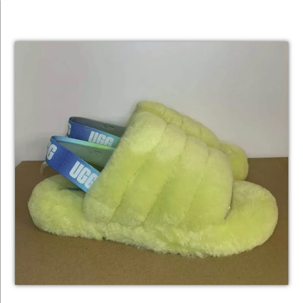 Brand New Ugg Fluff Yeah Fur Slides Youth Size 5/Women’s Size 6.5 - 7